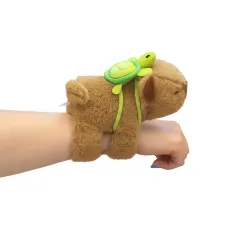 Plyšový náramek Kapybara s otáčecím ocáskem