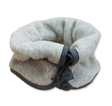 Nákrčník z ovčí vlny na knoflíky - šedý