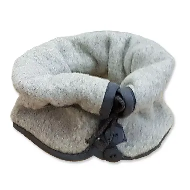 Nákrčník z ovčí vlny na knoflíky - šedý