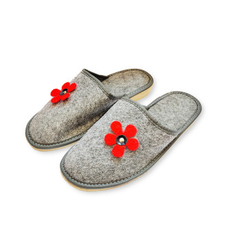 Felt slippers with a close toe - Flowers