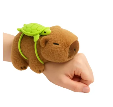 Svíticí plyšový náramek Kapybara se zvukem
