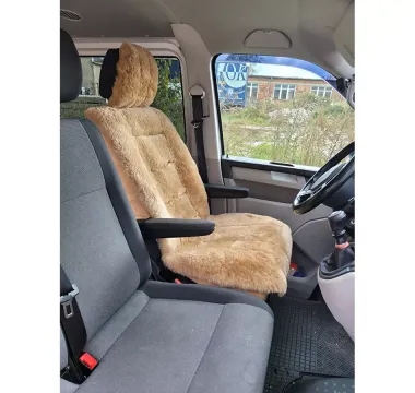 Exkluzivní sedák do auta z ovčí kožešiny