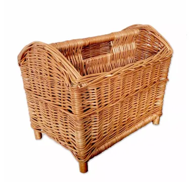 Proutěný nosič na láhve i stojan na noviny